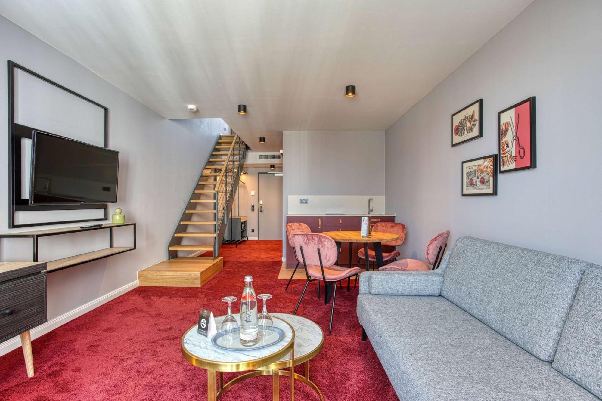 Deluxe Studio 2 floors